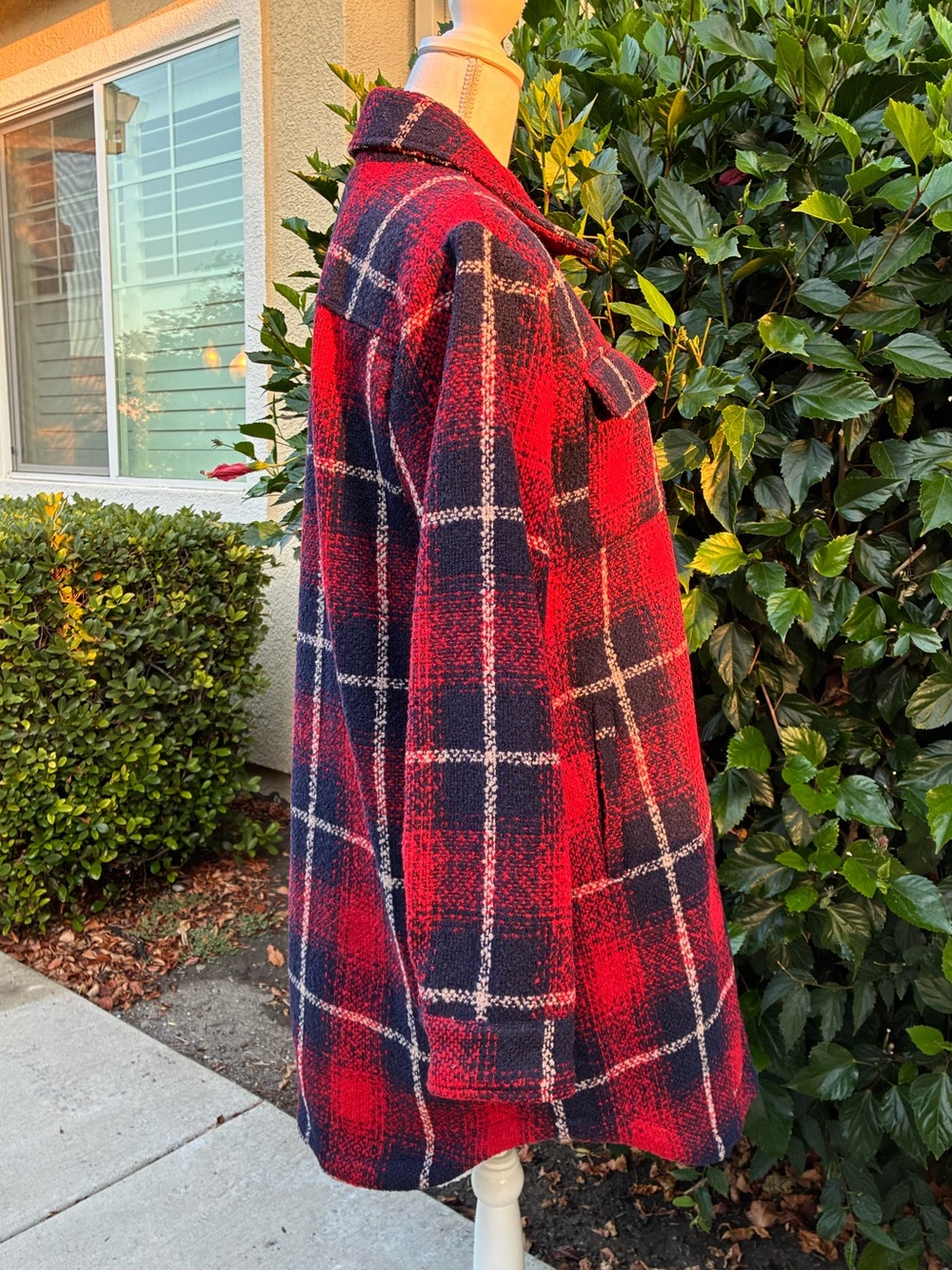 Levi’s Plaid Red & Navy  Sherpa Lined  Shacket Coat Size Medium - Picture 2 of 12